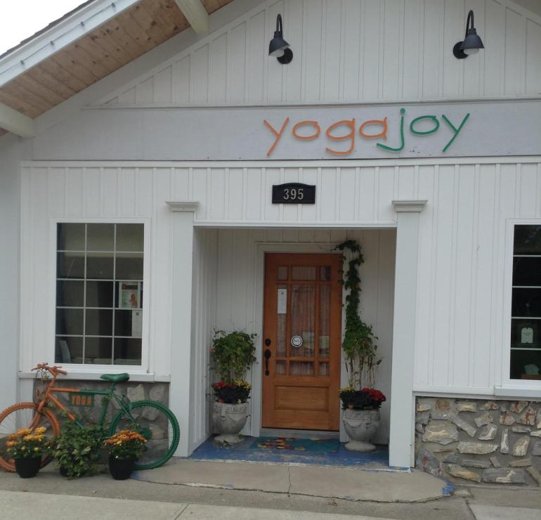 Photo of the front of Yogajoy studio 